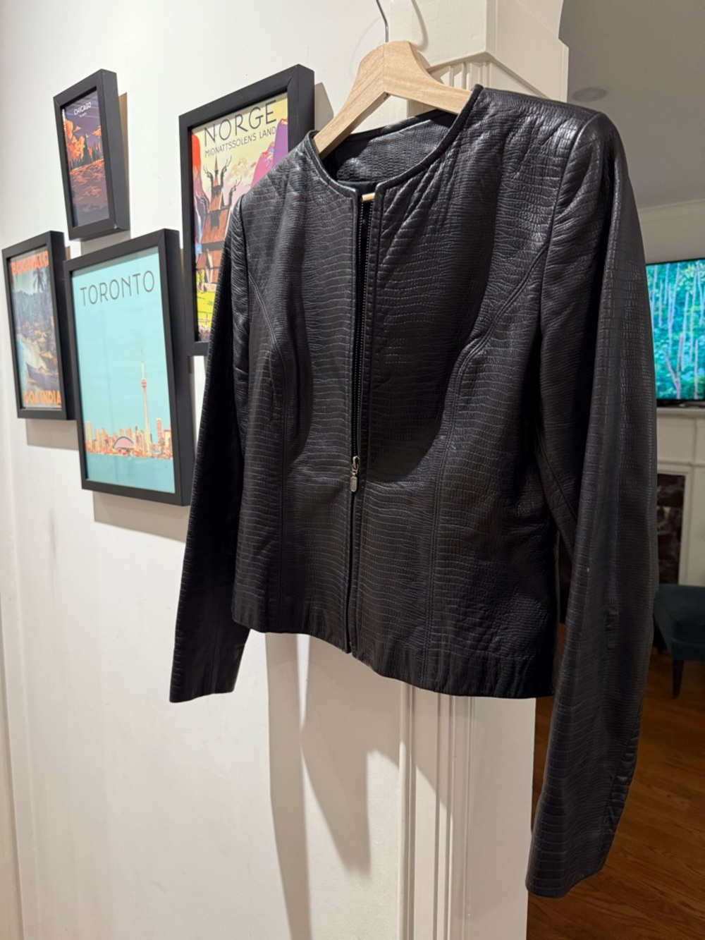Women's Black 100% Leather Zip-Front Jacket